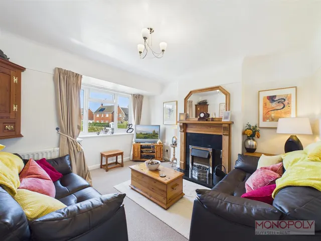 Beech Wood Croeshowell Lane, Rossett, LL12, photo 2
