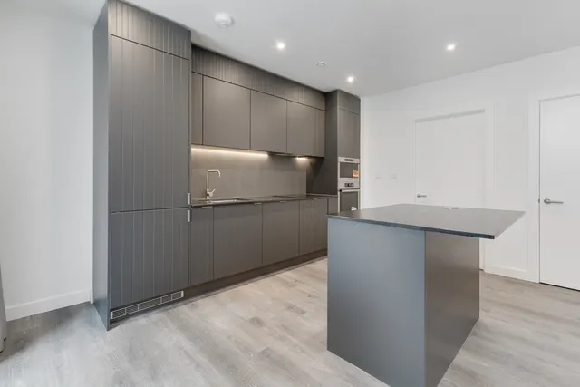 Cherry Park Lane, London, E20, photo 2