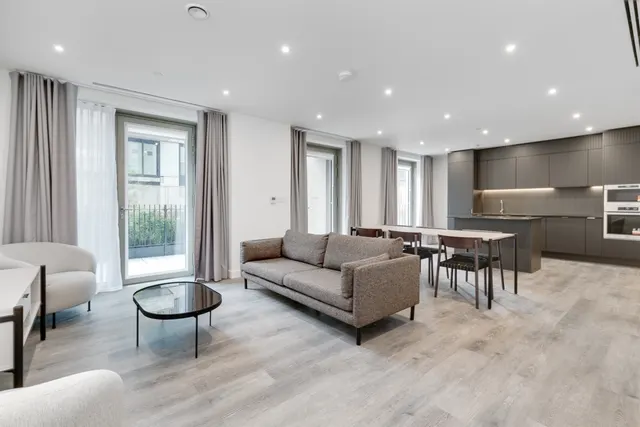 Cherry Park Lane, London, E20, photo 1