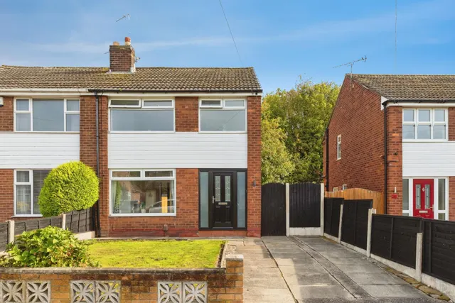 Ringway Avenue, Leigh, WN7, photo 2