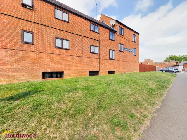 Christchurch Court, Banbury, OX16, photo 1