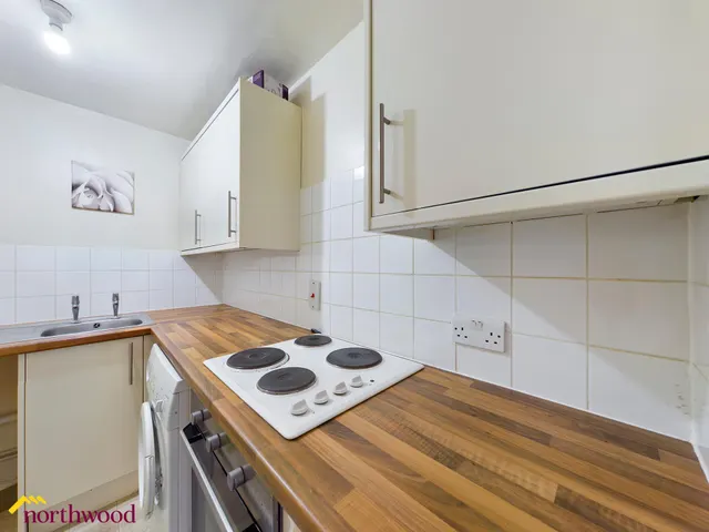 Christchurch Court, Banbury, OX16, photo 3