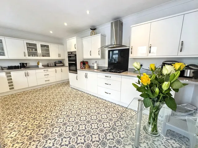 Photo 3 — Bryn Derwen, Abergele, LL22 8DE