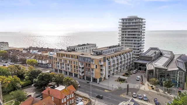 Brighton Road, Worthing, photo 1
