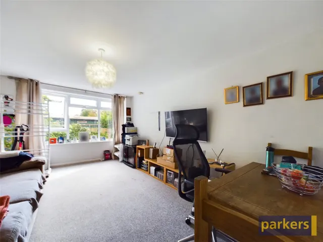 Canford Court, Reading, RG30, photo 2