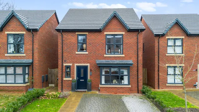 Hazelfield Gardens, Lowton, Warrington, Warrington, WA3 2UL, photo 1