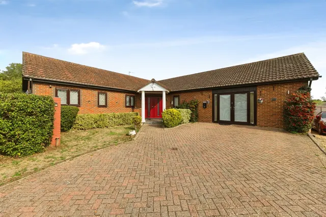 Nursery Drive, Wellingborough, NN8, photo 1