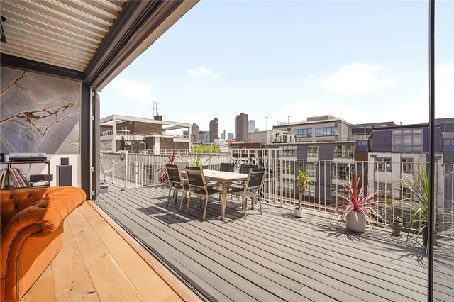 Clerkenwell Road, London, EC1M, photo 2