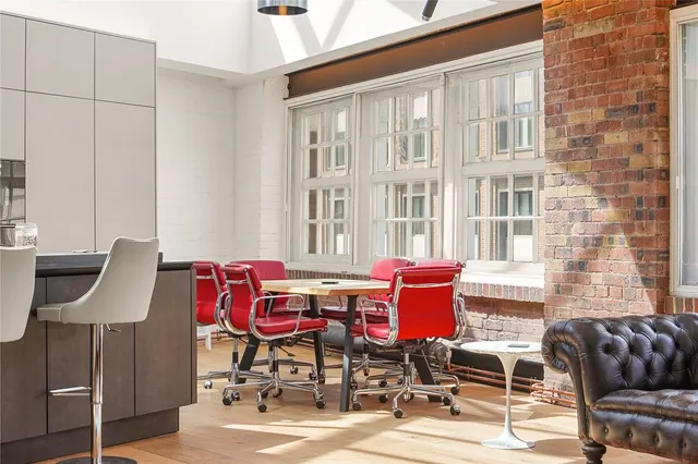 Clerkenwell Road, London, EC1M, photo 3