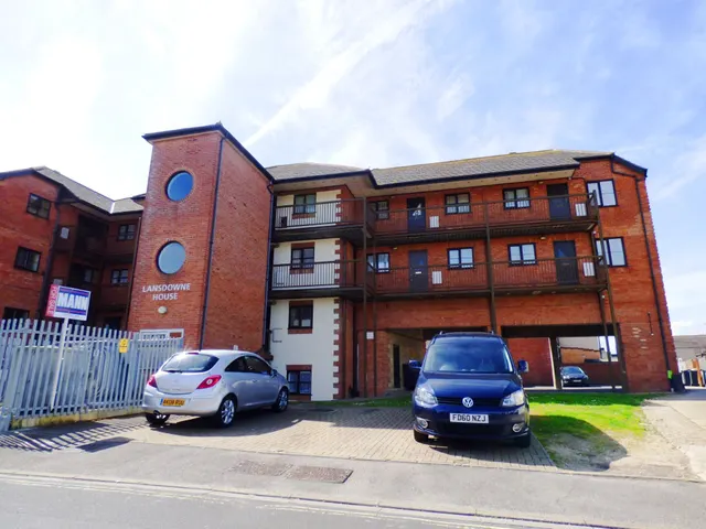 Lansdowne House, Gosport, PO12, photo 1