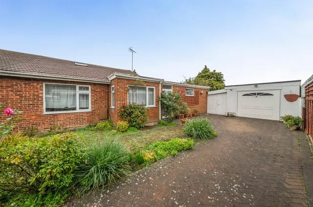 Orchard Close, Houghton Regis, LU5, photo 1