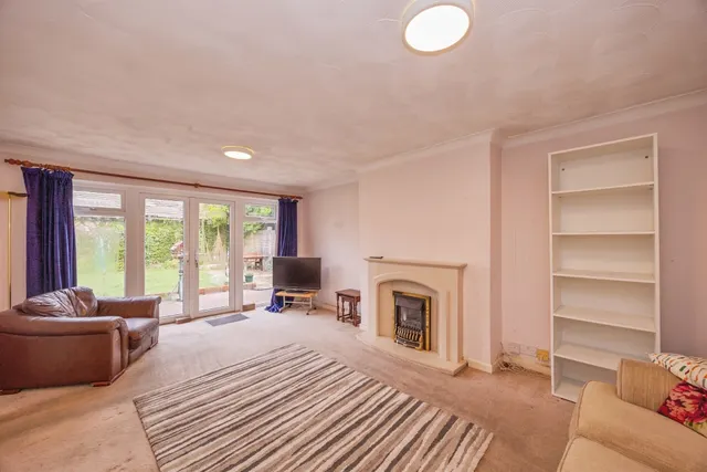 Winscombe Avenue, Waterlooville, PO8, photo 2