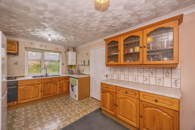Winscombe Avenue, Waterlooville, PO8, photo 3