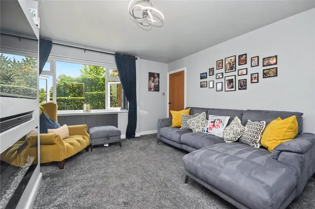 Gibson Lane, Kippax, LS25, photo 3