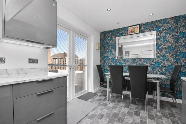 Gibson Lane, Kippax, LS25, photo 2