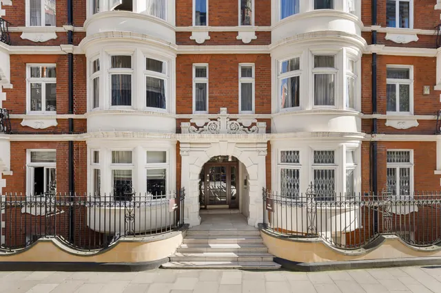 Basil Mansions, Basil Street, Knightsbridge, London, photo 1