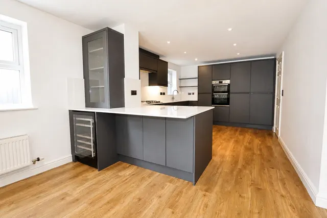 Photo 3 — Fieldfare Close, Corby, NN18
