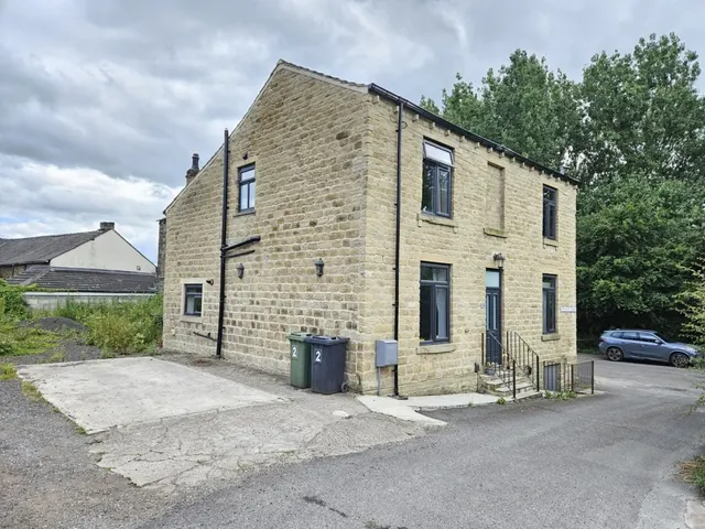 Nettleton Terrace, Colnebridge, photo 1