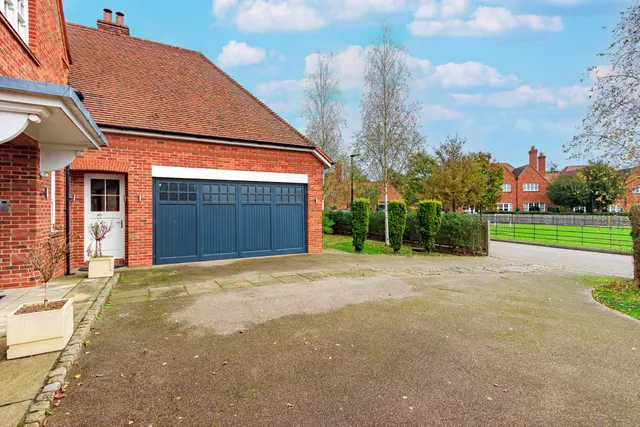Wood Farm Close, Stanmore, HA7, photo 2