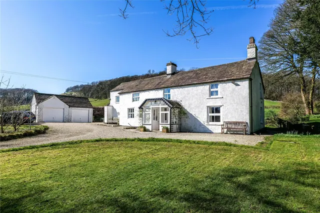 4 bedroom house, Fern Road, SK17