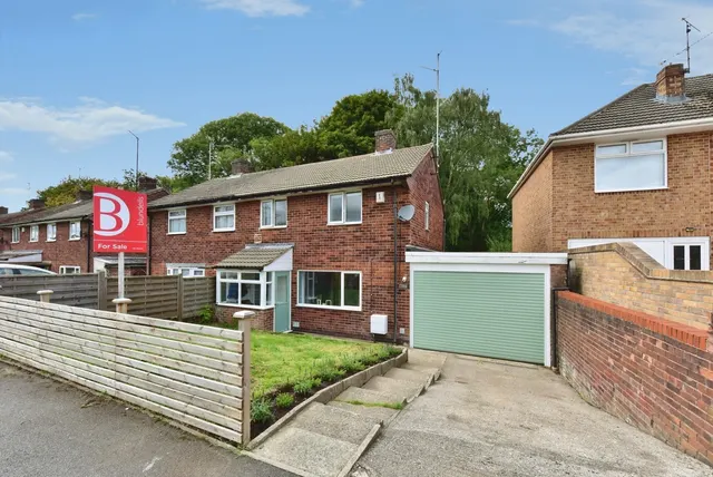 Stoneley Crescent, Sheffield, South Yorkshire, S12, photo 1