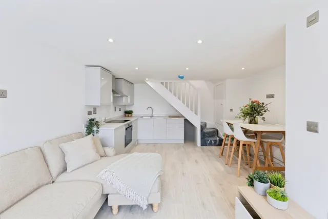 High Street, Woburn Sands, MK17, photo 2