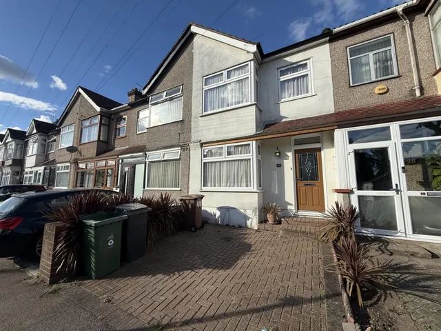 Burnham Road, London, photo 1