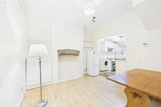 Phoenix Park Terrace, Basingstoke, RG21, photo 3