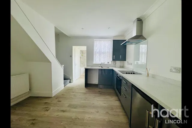 Thesiger Street, LN5, photo 3