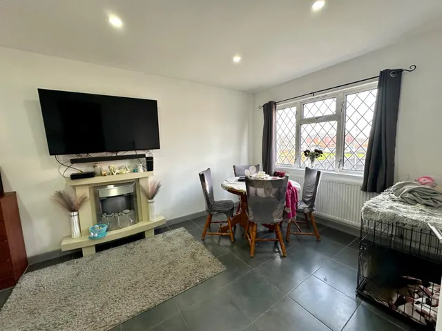 Photo 3 — Rowlands Close, Bentley, Walsall, WS2