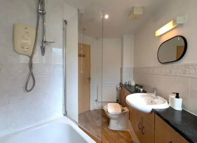 Waterside Drive, Hockley, B18, photo 1