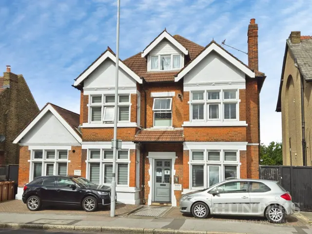 Carshalton Road, Sutton, photo 1