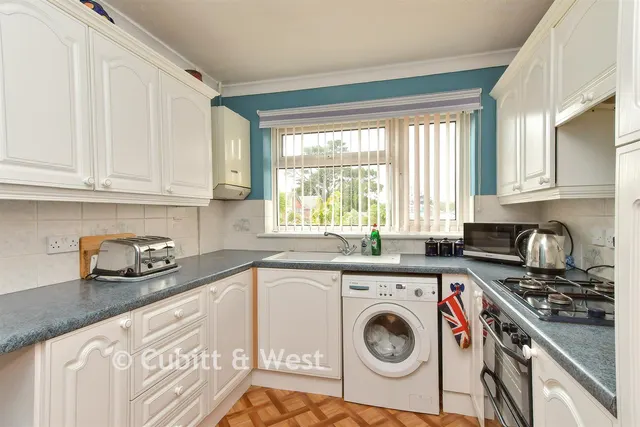 Ramillies Gardens, Bognor Regis, PO22, photo 3