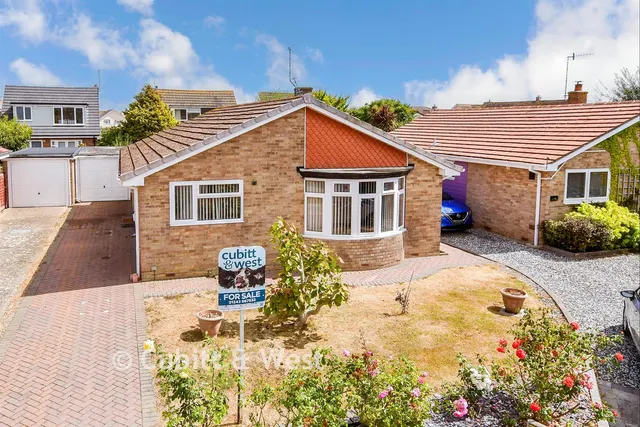 Ramillies Gardens, Bognor Regis, PO22, photo 1