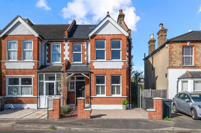Poplar Grove, New Malden KT3 3DE, photo 1