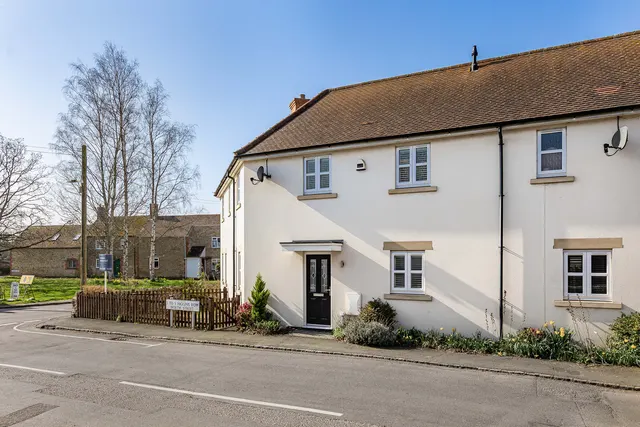 Higgins Row, Marcham, photo 1