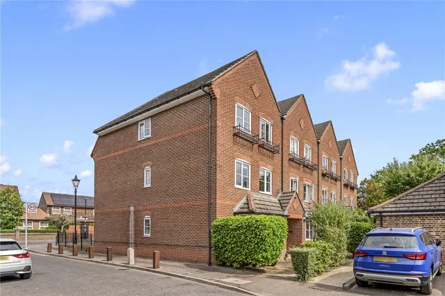 Langridge Mews, Hampton, TW12 3NZ, photo 1
