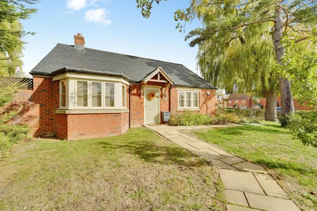Cricketers Close, Leighton Buzzard, LU7, photo 1