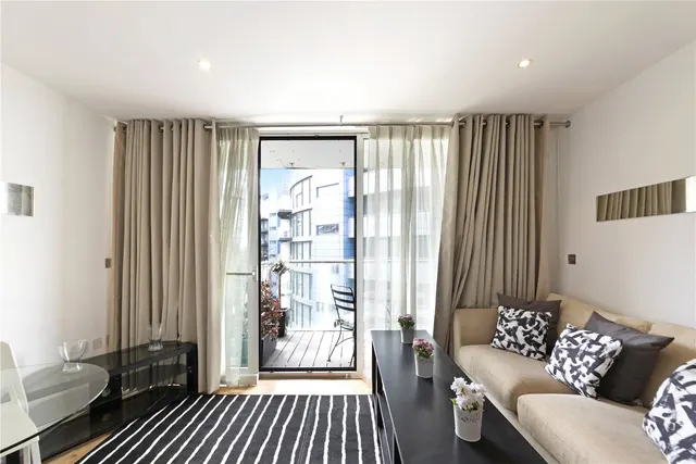 Queenstown Road, Battersea, SW11, photo 3