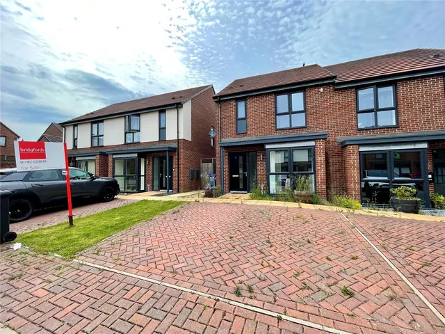 Fell Avenue, Newcastle, Staffordshire, ST5, photo 1