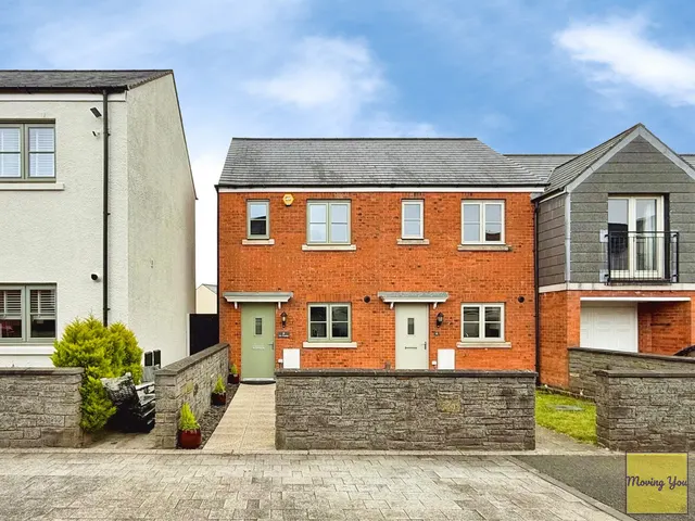 Lle Crymlyn, Llandarcy, Neath, SA10 6FZ, photo 1