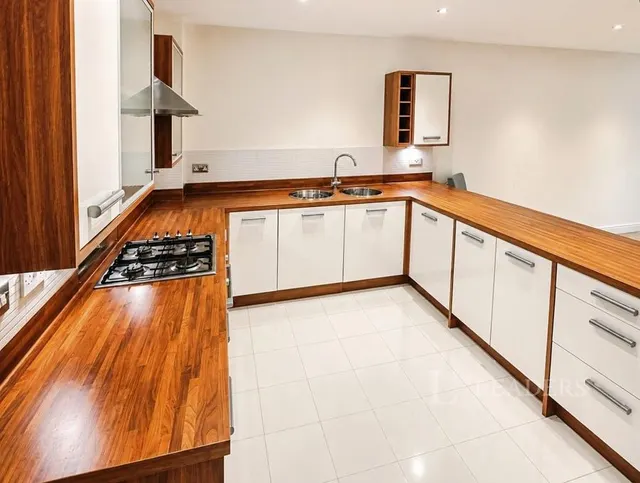 Priory Heights Court, Derby, DE23, photo 3