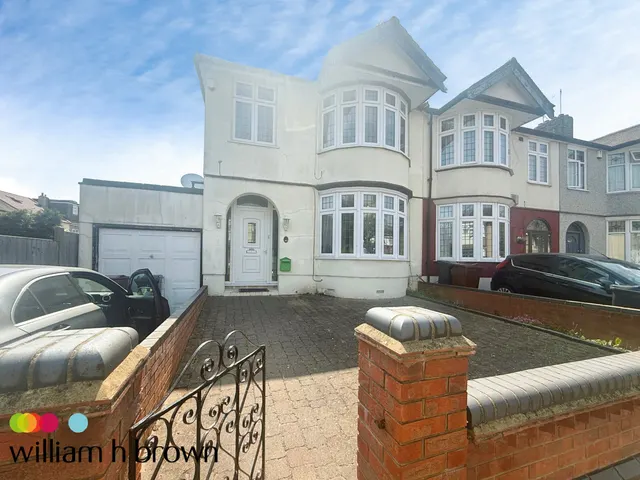 Cavendish Gardens, BARKING, photo 1
