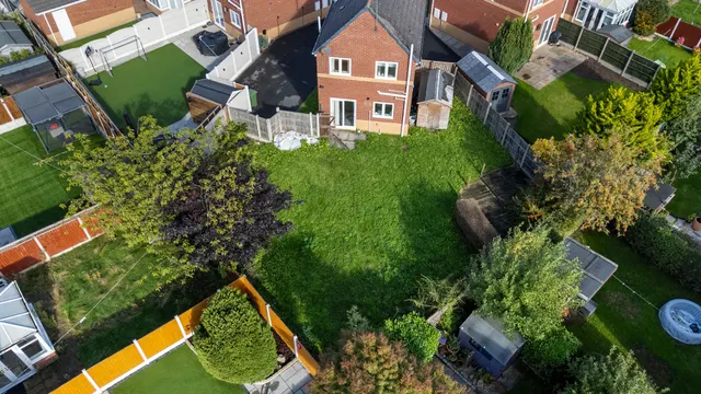 Photo 2 — Coleridge Grove, Widnes, Widnes, WA8 7ES