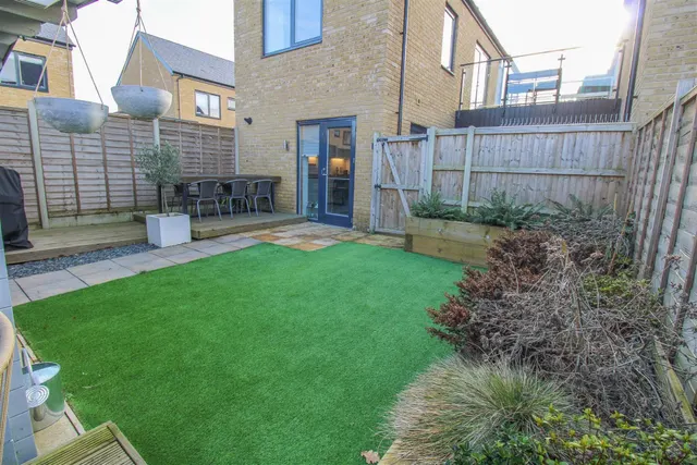 Barnsley Wood Rise, Newhall, CM17, photo 3