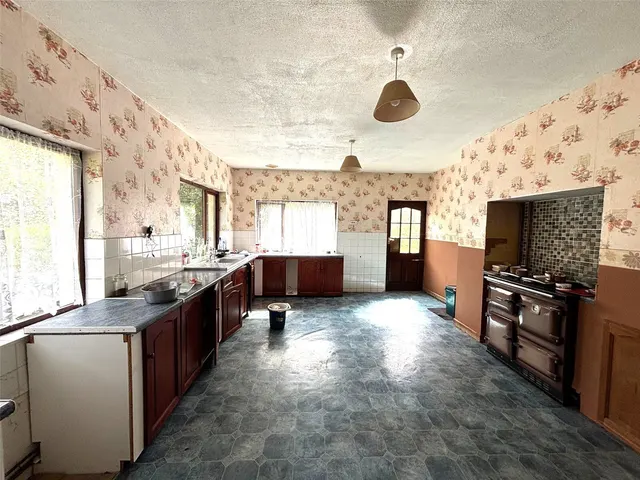 Login, Whitland, SA34, photo 2