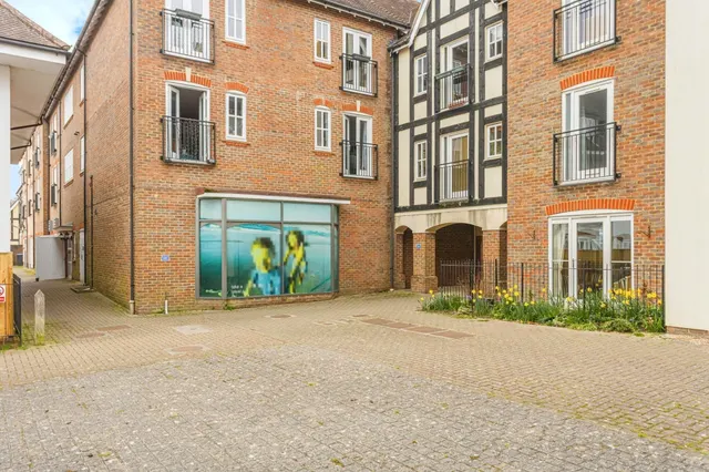 Middle Village, Haywards Heath, photo 1