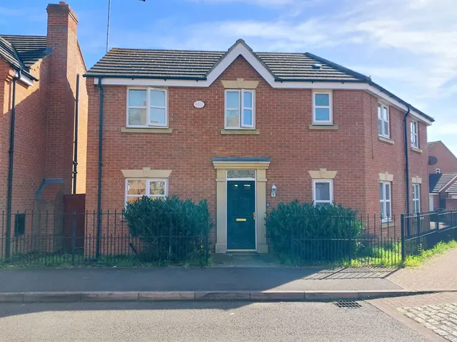 Photo 2 — Hornbeam Road, Hampton Hargate, Peterborough
