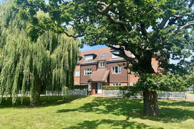 New Eltham, London, photo 1