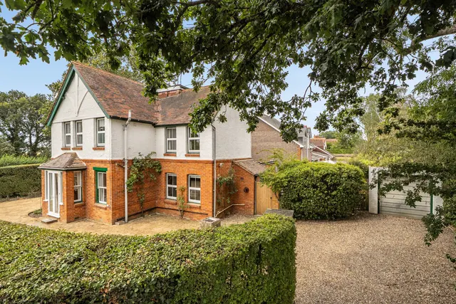 Gravel Road, Binfield Heath, RG9, photo 1